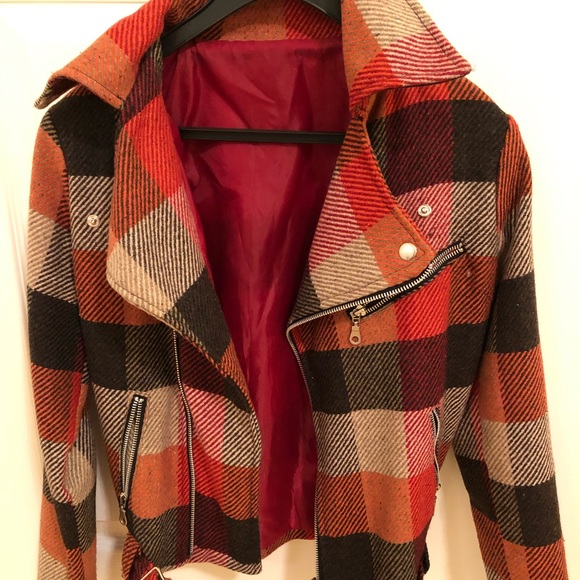 Red jacket - Picture 2 of 2